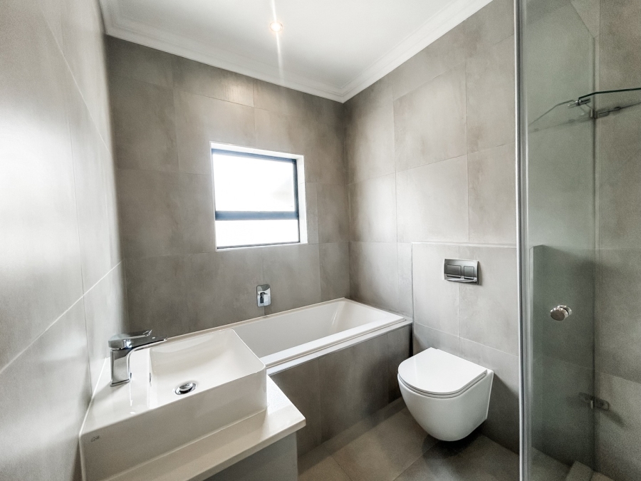 To Let 3 Bedroom Property for Rent in Sandown Western Cape